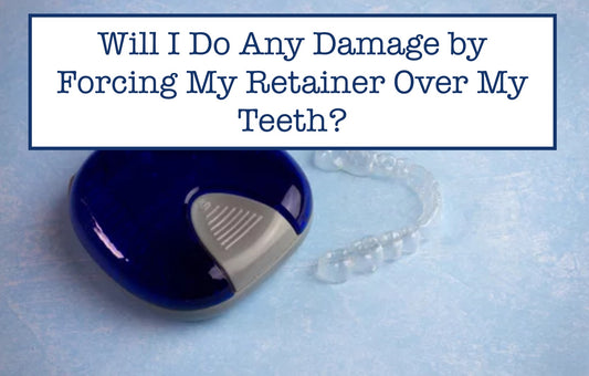 retainer and its case place on a table